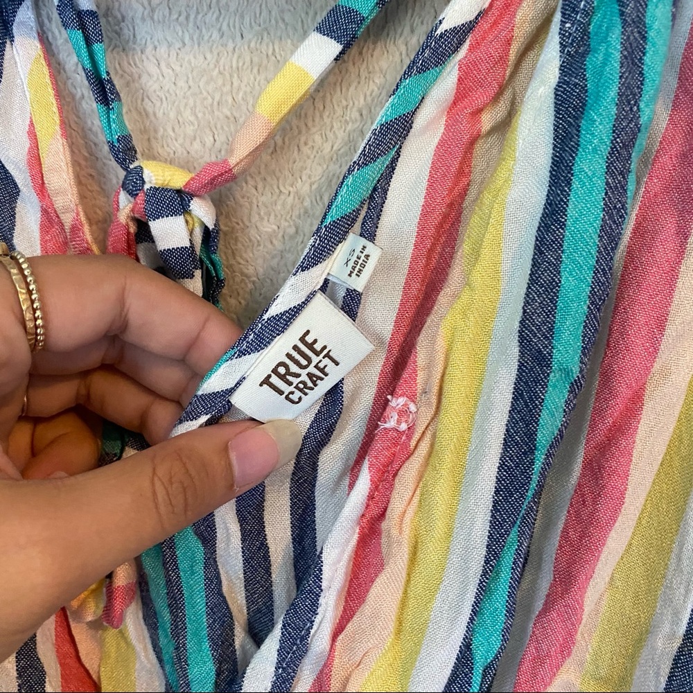 Stripped Flowy Romper - Picture 3 of 6